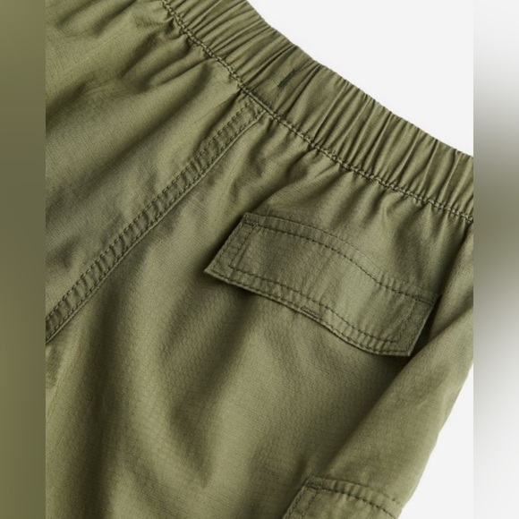 H&M Cotton Cargo Shorts Green - Picture 7 of 7